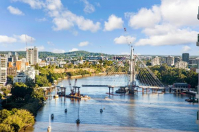 Flexible Inner City Apartment with WiFi, Brisbane